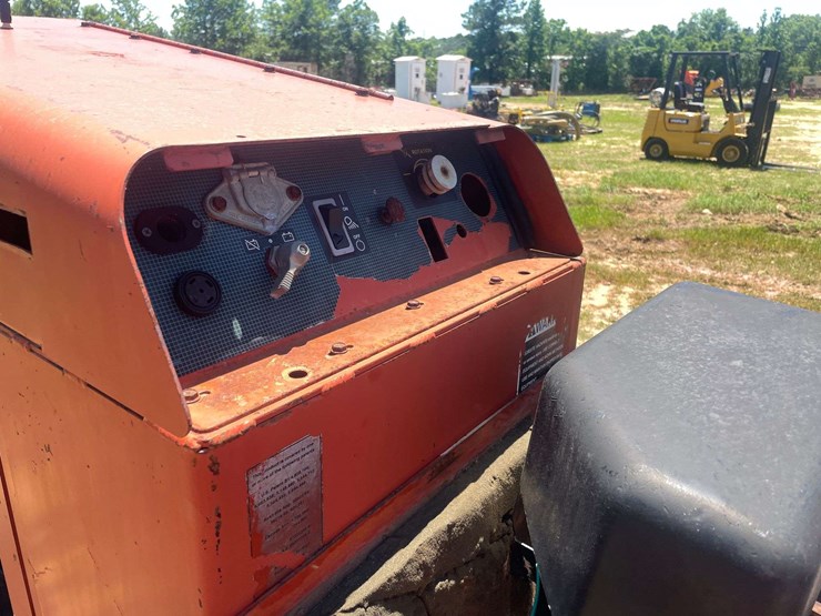 2000-ditch-witch-jt2720-image-24