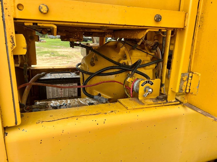 deere-670b-image-11