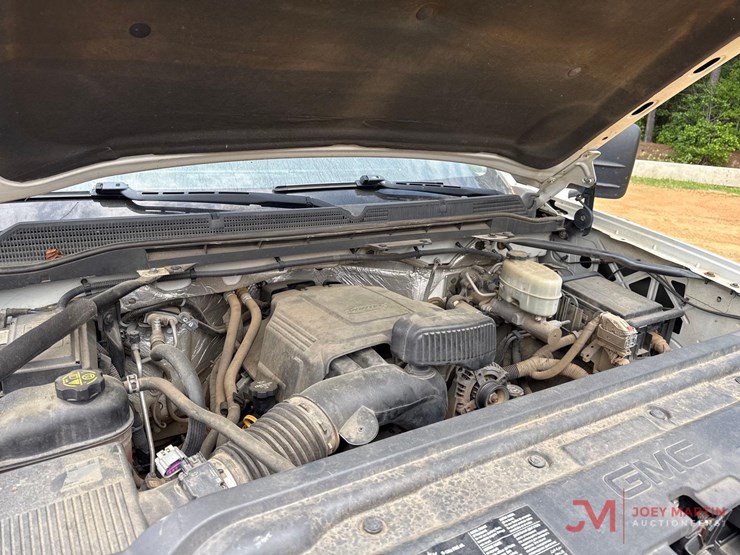 2015-gmc-3500hd-image-18