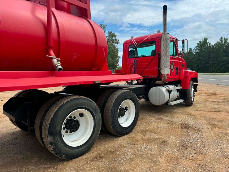 2001-mack-ch613-image-8