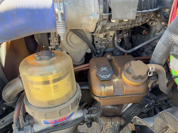 2019-freightliner-cascadia-113-image-41