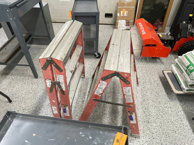 #8602-•-(2)-werner-step-ladders-image-7