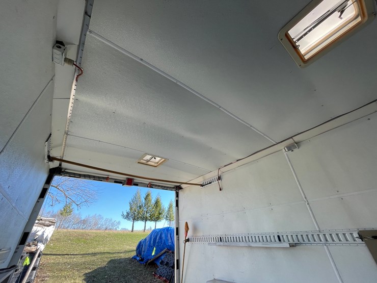 2004-featherlite-4926-image-33
