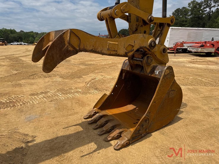 2021-caterpillar-325-image-10