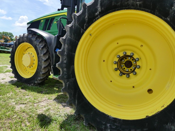 2020-john-deere-7r-210-image-26