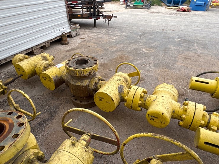 7-1/16”-x-4”-fluid-cross-w/-(4)-4”-10k-gate-valves-image-2