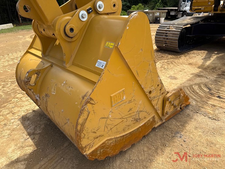 caterpillar-350-image-13