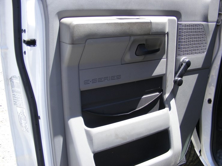 2010-ford-e250-sd-image-11