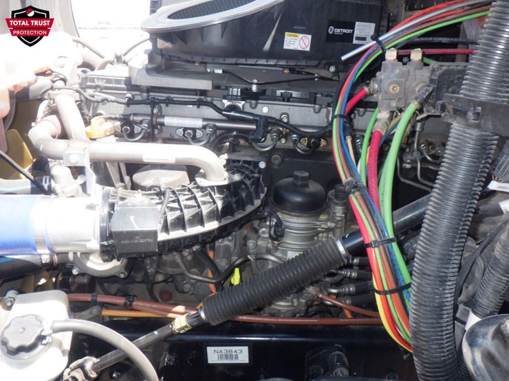 2021-freightliner-cascadia-126-image-20