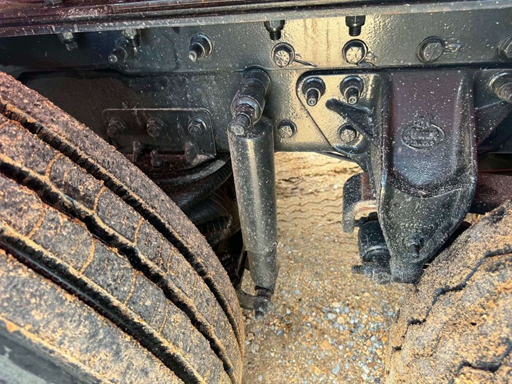 2001-mack-ch613-image-15