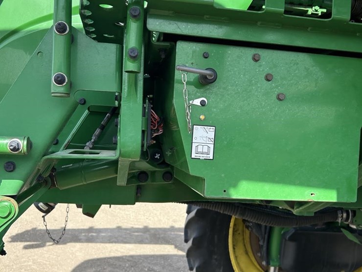 2020-john-deere-r4045-image-16