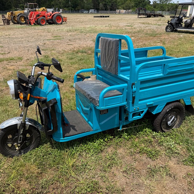 #585 • ELECTRIC TRICYCLE with Dump Bed