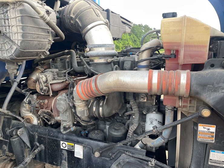 2017-kenworth-t680-image-8