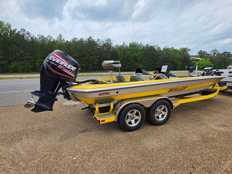 2007-bullet-21xdc-21ft-high-performance-bass-boat-/-225hp-evinrude-motor-image-4