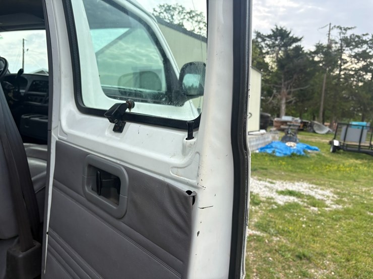 2000-dodge-ram-van-image-37