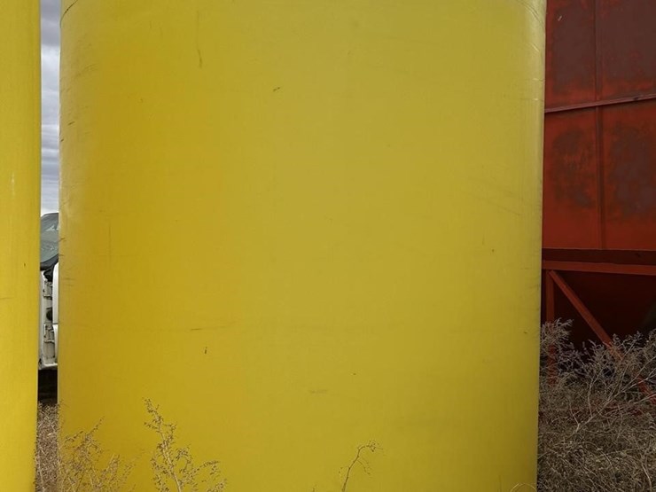 3,000-gallon-yellow-tanks-image-4