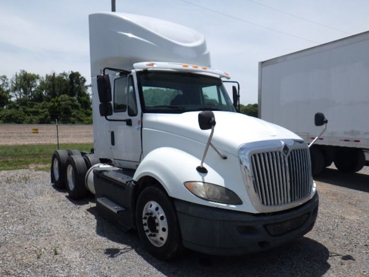 2015-international-prostar-image-4