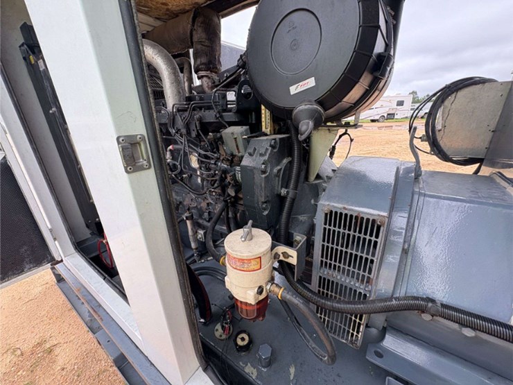2012-aggreko-143-kw-skid-mounted-generator-image-27