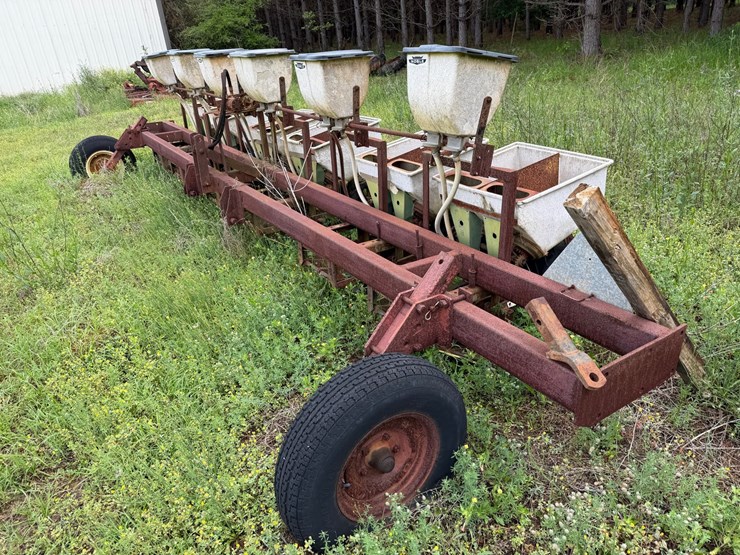 #519-•-6-row-cole-twin-row-planter-image-2