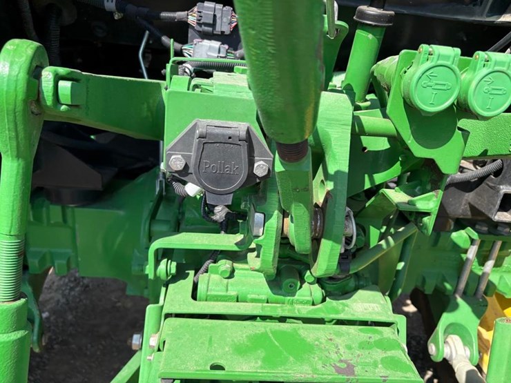 2024-john-deere-5060e-image-21