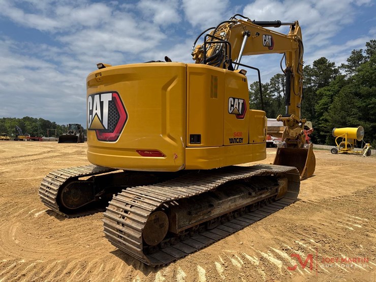 2021-caterpillar-325-image-4