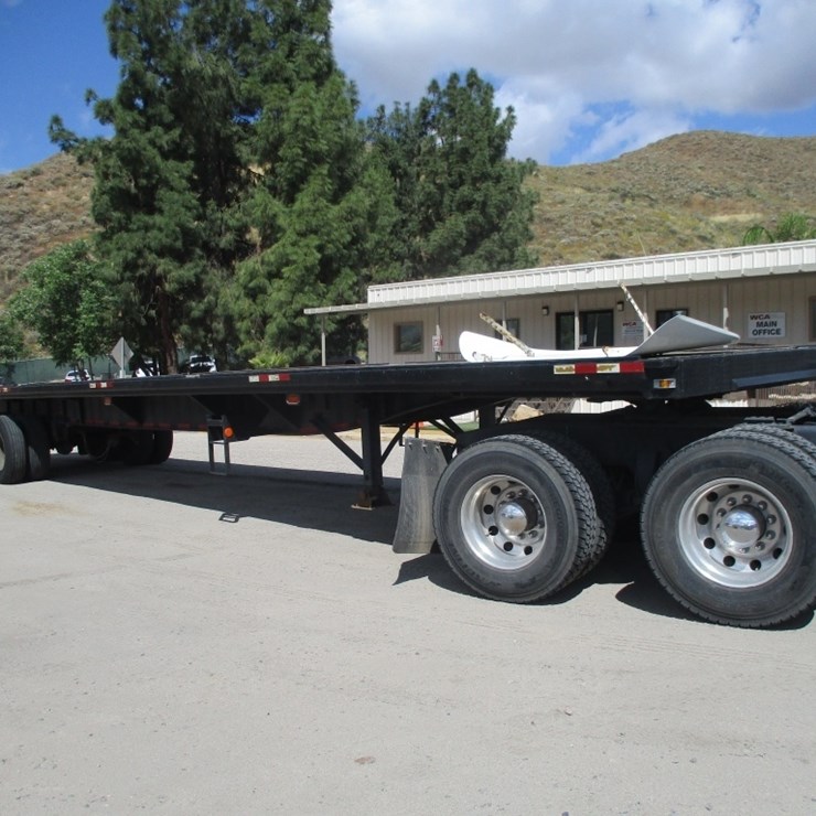 1988 UTILITY FLATBED