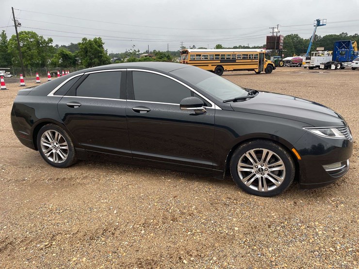 2013-lincoln-mkz-4-door-sedan-(69,668-miles)-image-4