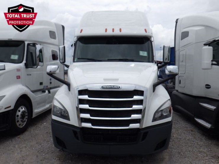 2021-freightliner-cascadia-126-image-3