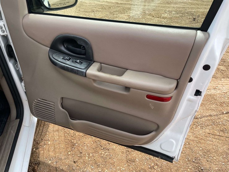 2004-chevrolet-venture-image-17