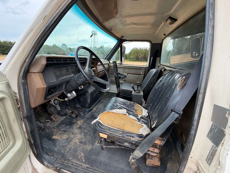 1990-ford-f900-image-13