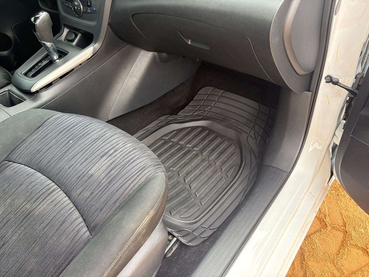 2019-nissan-sentra-sv-4-door-sedan-(150,420-miles)-image-28