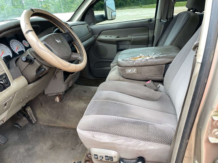 2004-dodge-ram-2500-image-10