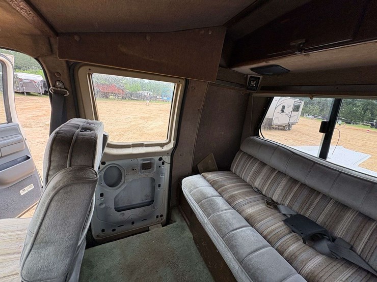 1992-ford-e350-image-32
