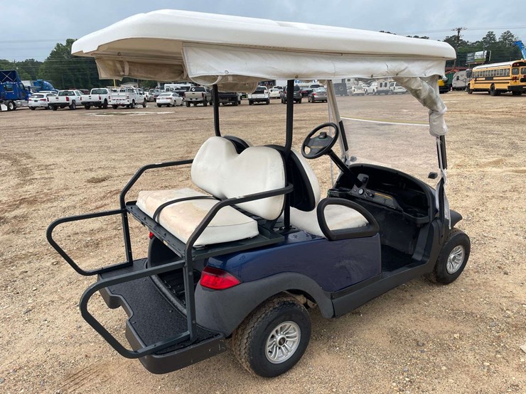 2017-club-car-4-seater-gas-golf-cart-image-3