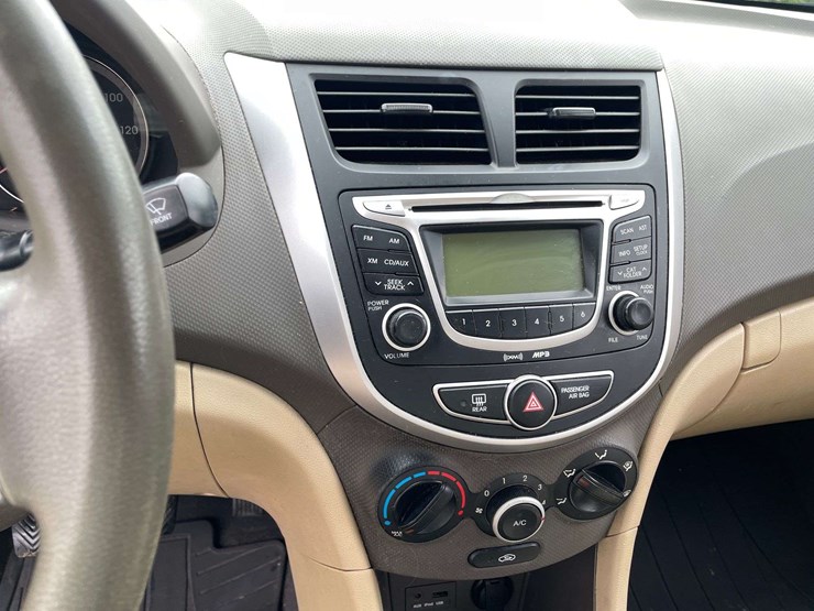 2012-hyundai-accent-4-door-sedan-(155,416-miles)-image-13