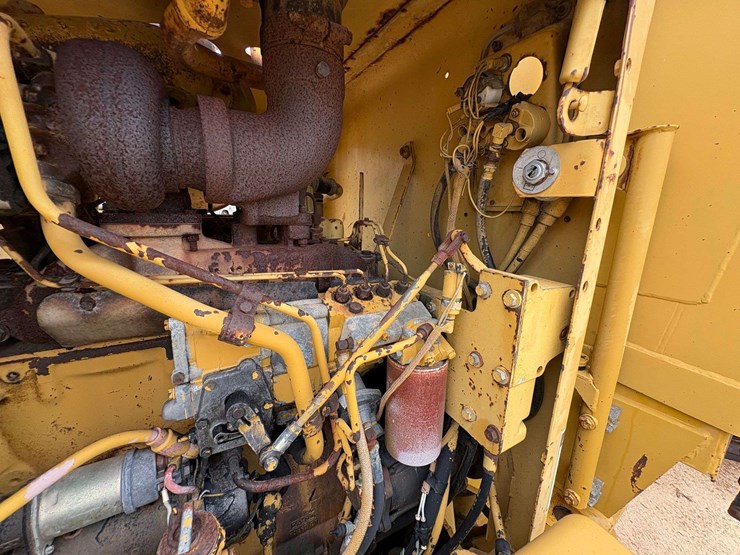 caterpillar-120-image-48