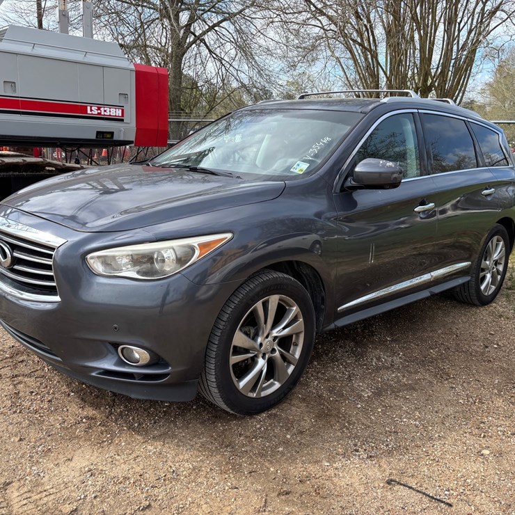 #35468 • 2013 INFINITI 7X35