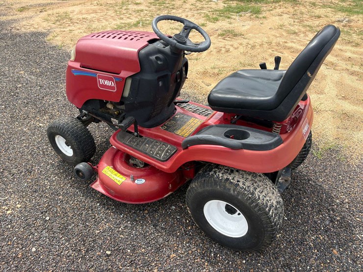 toro-lx427-image-2
