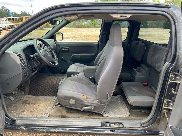 2004-chevrolet-colorado-ls-image-16