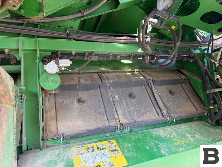 2009-john-deere-9770-sts-image-32