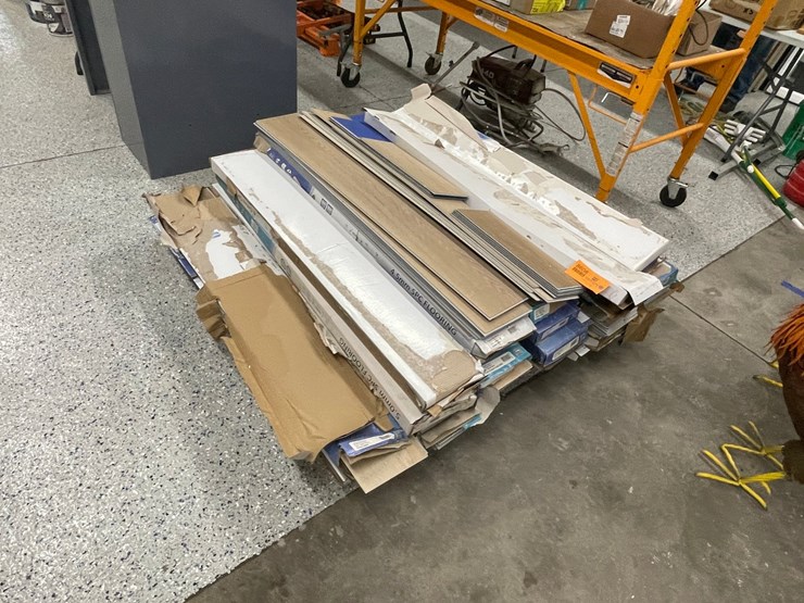 #8608-•-laminate-flooring-image-3