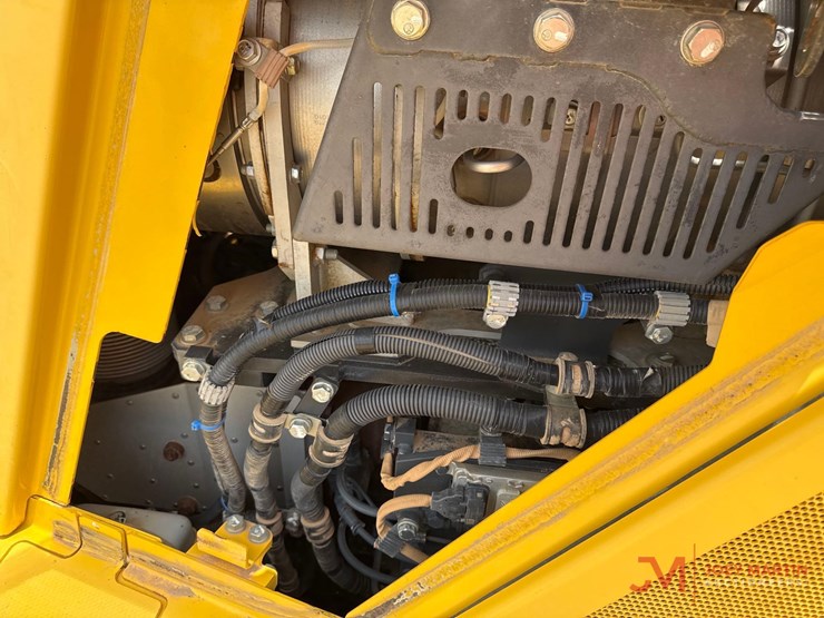 2020-komatsu-d155ax-8-image-19