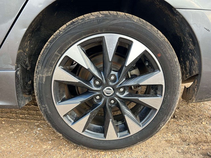 2019-nissan-sentra-sr-image-11