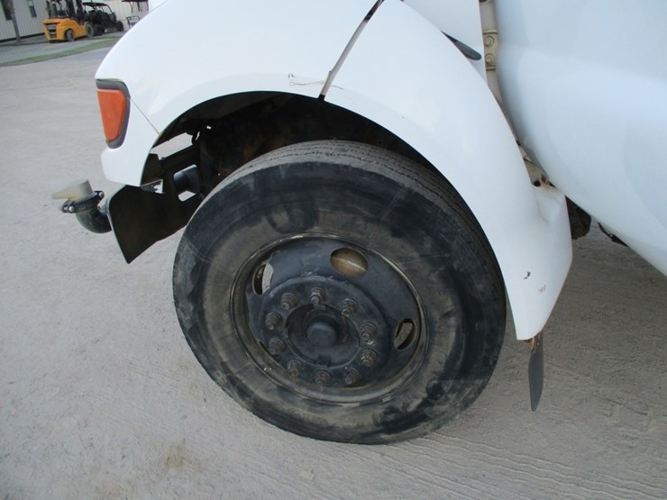 2001-ford-f750-xl-sd-image-19