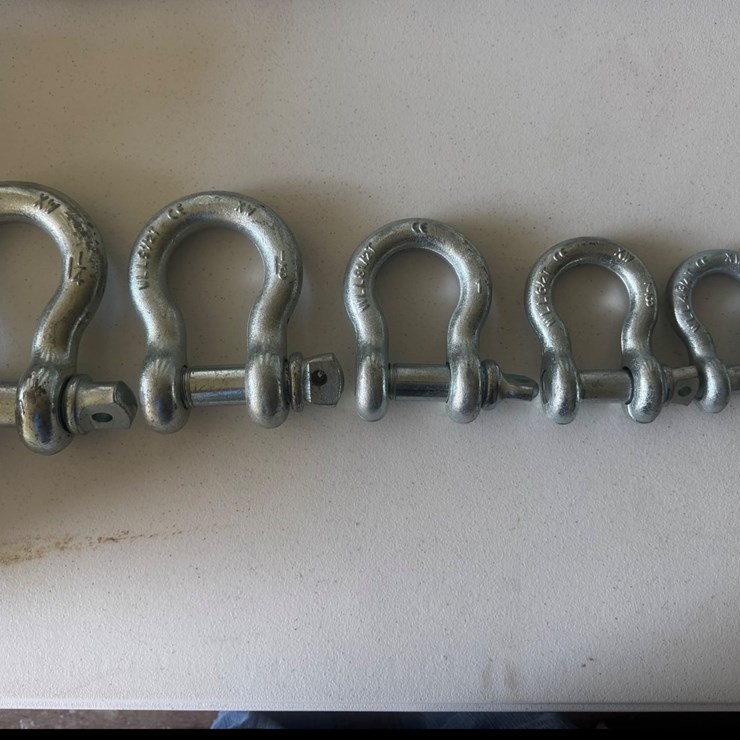 #509 • Set a five heavy duty shackles