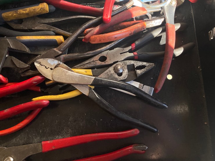 #1825-•-assorted-pliers-image-4