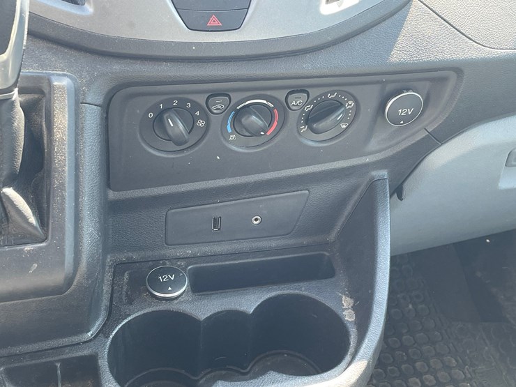 2016-ford-transit-image-41
