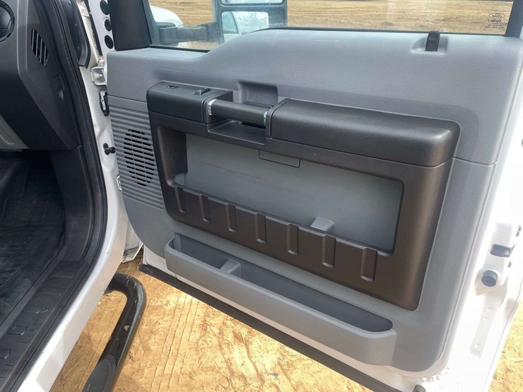 2015-ford-f350-image-16