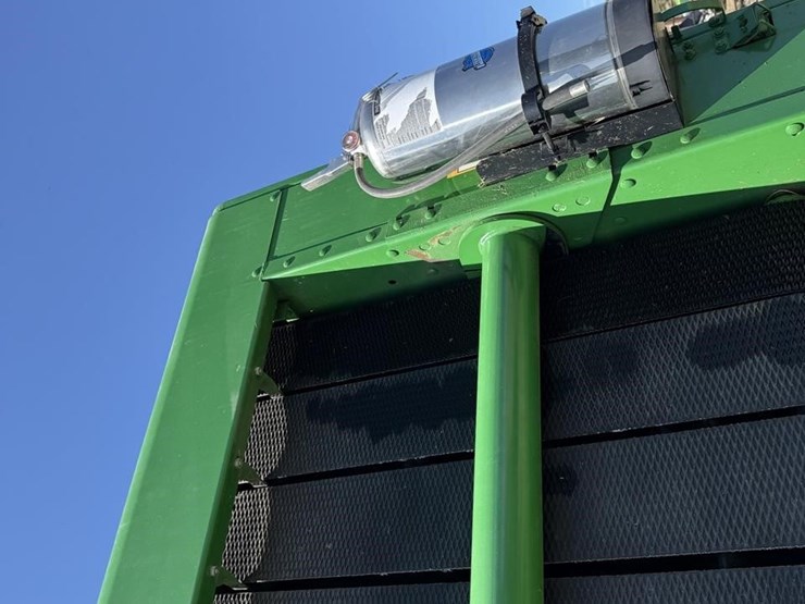 john-deere-568-image-15