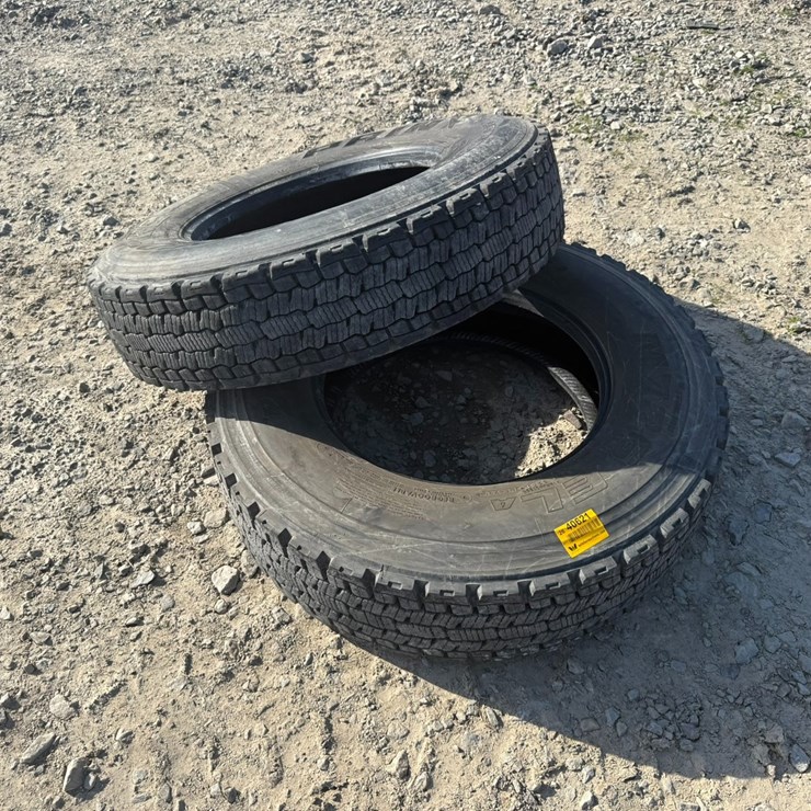 #40621 • Lot of (2) 295/75R22.5 Tires INV# 40621